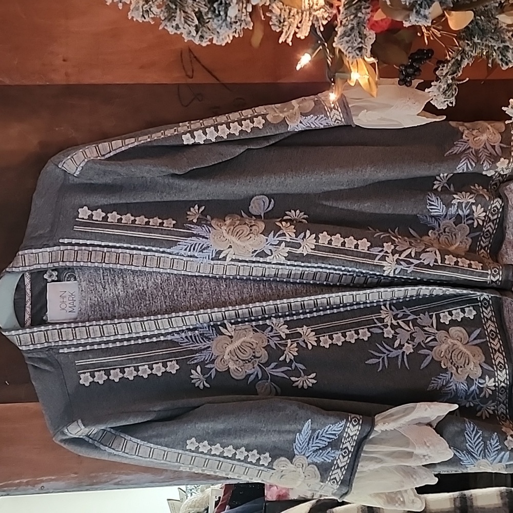 Gorgeous Lace over jacket/cardigan